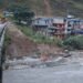 बाढीले पुलमा क्षति पुर्याएपछि यातायात ठप्प, पर्यटन र व्यापारमा असर