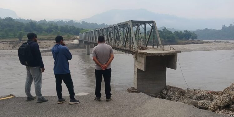 कालीगण्डकी पुलको तनहुँतर्फको पहुँँच सडक पुनर्निर्माण हुँदै