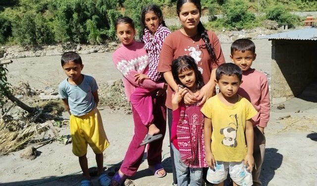 किताब बगाएपछि बालबालिकालाई पढाइको पीर