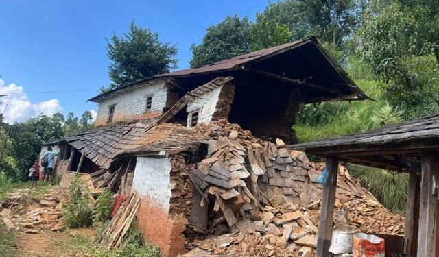 पर्वतमा बाढीपहिरोबाट तीन सय परिवार विस्थापित