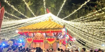 झिलिमिली बत्तीले सिङ्गारिए काठमाडौँका मठमन्दिर तथा शक्तिपीठ