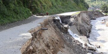 बाढीपहिरोका कारण सडक पूर्वाधारमा क्षति