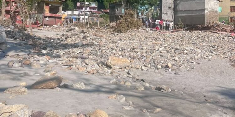 बाढीपछि उजाडियो सेतीवेणी, करोडौँको क्षति